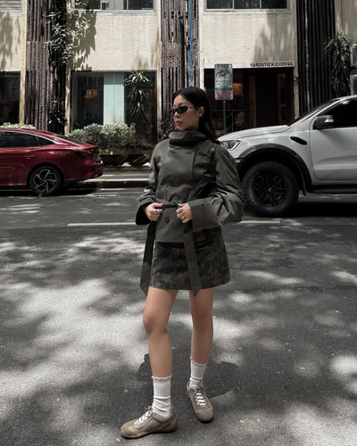 Krótki płaszcz trenczowy