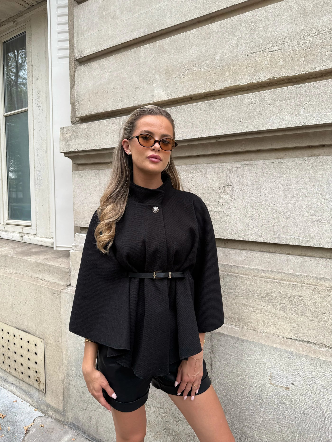 Stylowa Peleryna z Paskiem