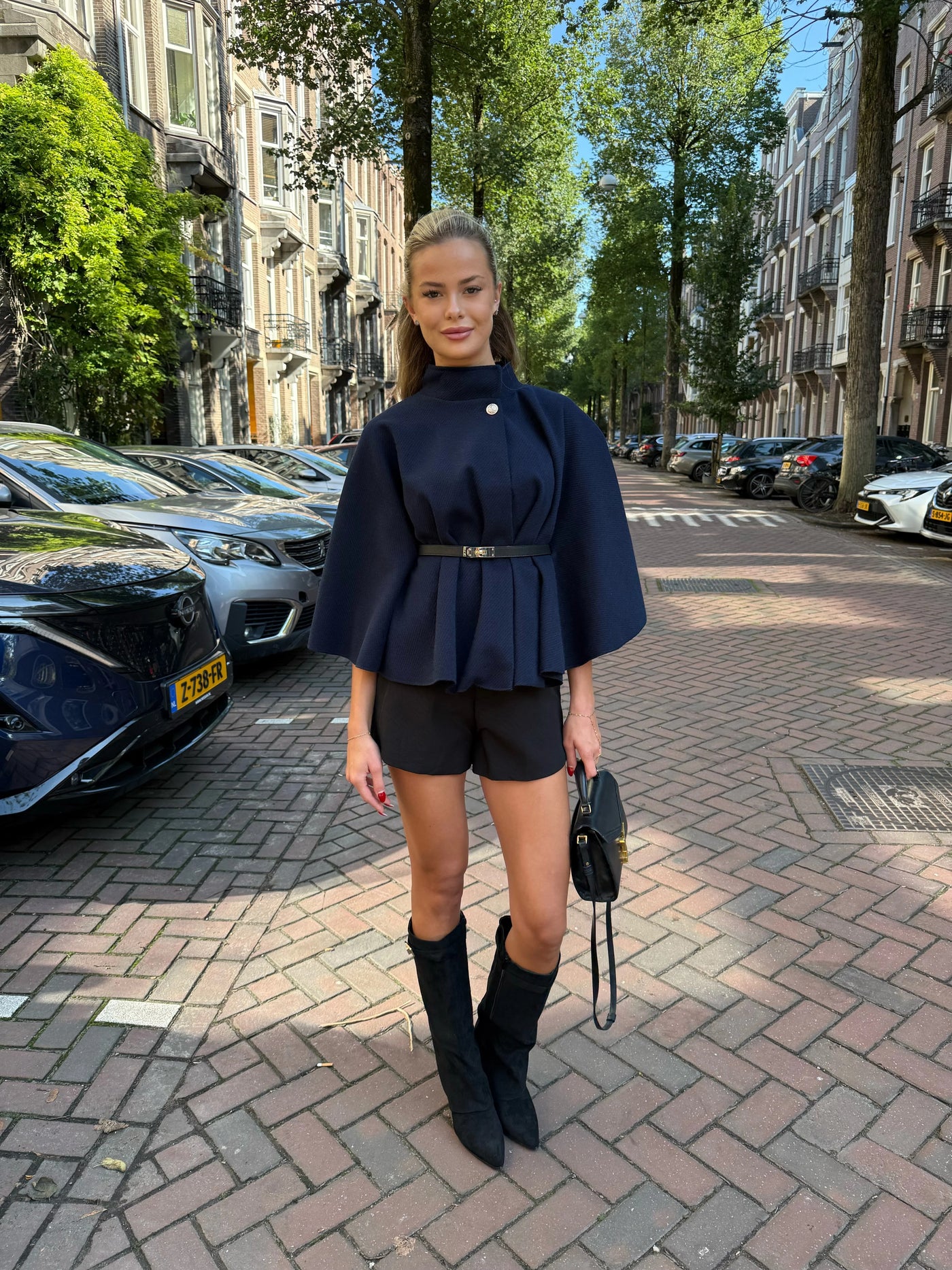 Stylowa Peleryna z Paskiem