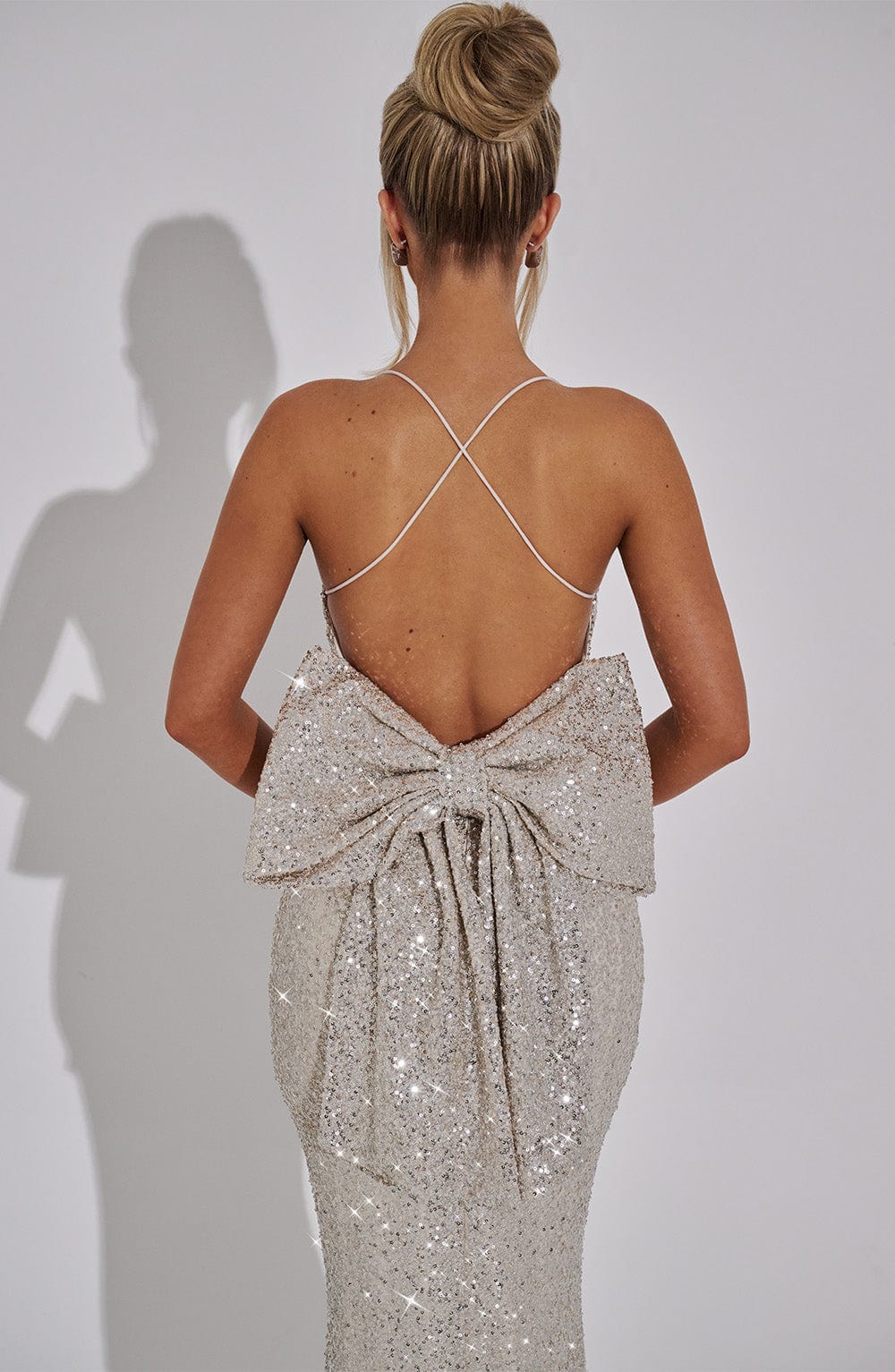 Arlisse Champagne Lśniąca sukienka